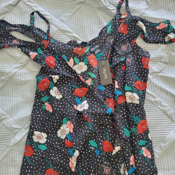 City Chic Wrap Dress - Picture 4 of 4